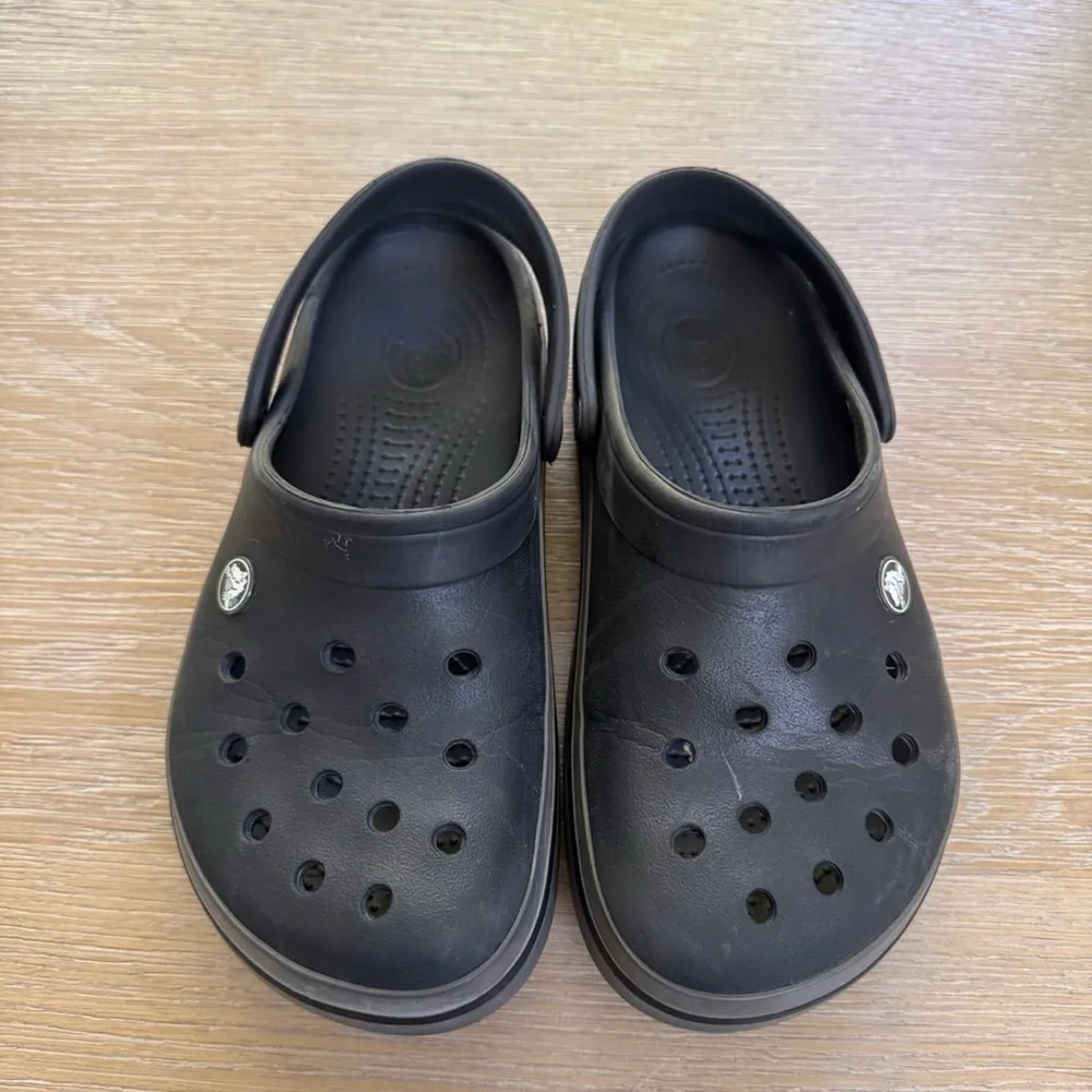 CROCS black & gray color combo crocband platform rubber shoes size 6 kids youth